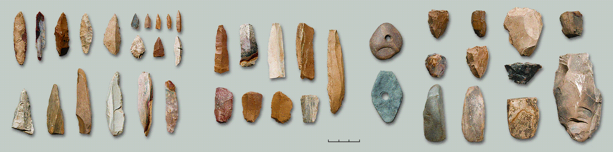 "Каменные орудия эпохи мезолита. Мукшумская стоянка 14. Находки археологических раскопок 2001."