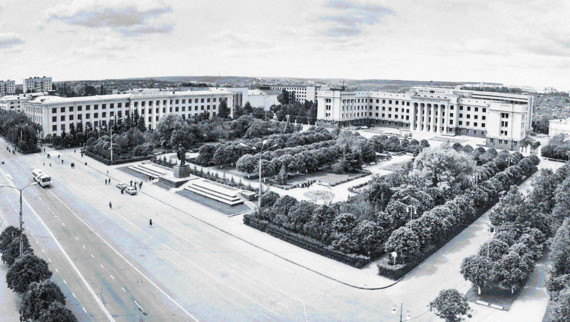 "Площадь Республики. Чебоксары. Фото 1996."
